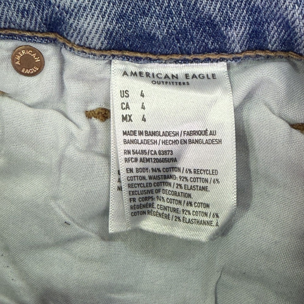 American Eagle Jean Shorts Womens 4 Blue Light Wash Baggy Mom Distressed Denim - Picture 8 of 9